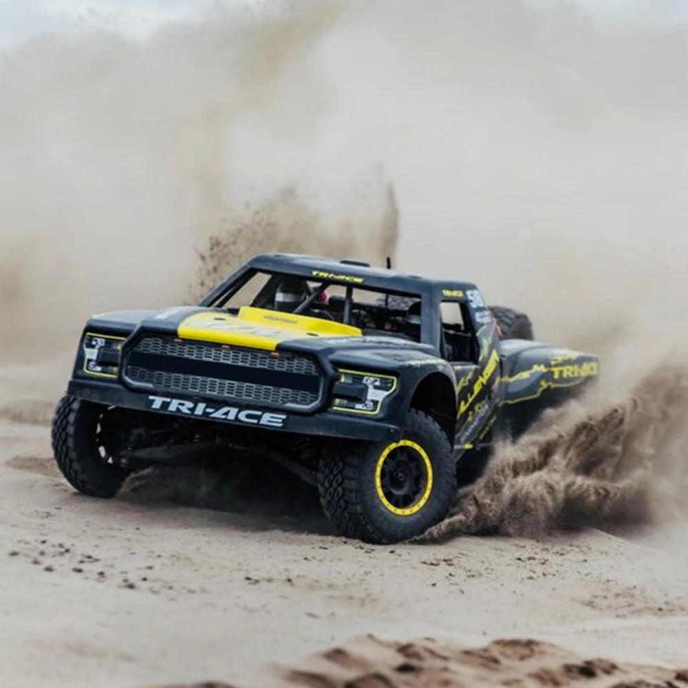 TRACTION Hobby KM Challenger 1/6 Scale 4WD Solid Rear Axle RC Desert Truck — ARTR / RTR - RC Car | FUNYAT