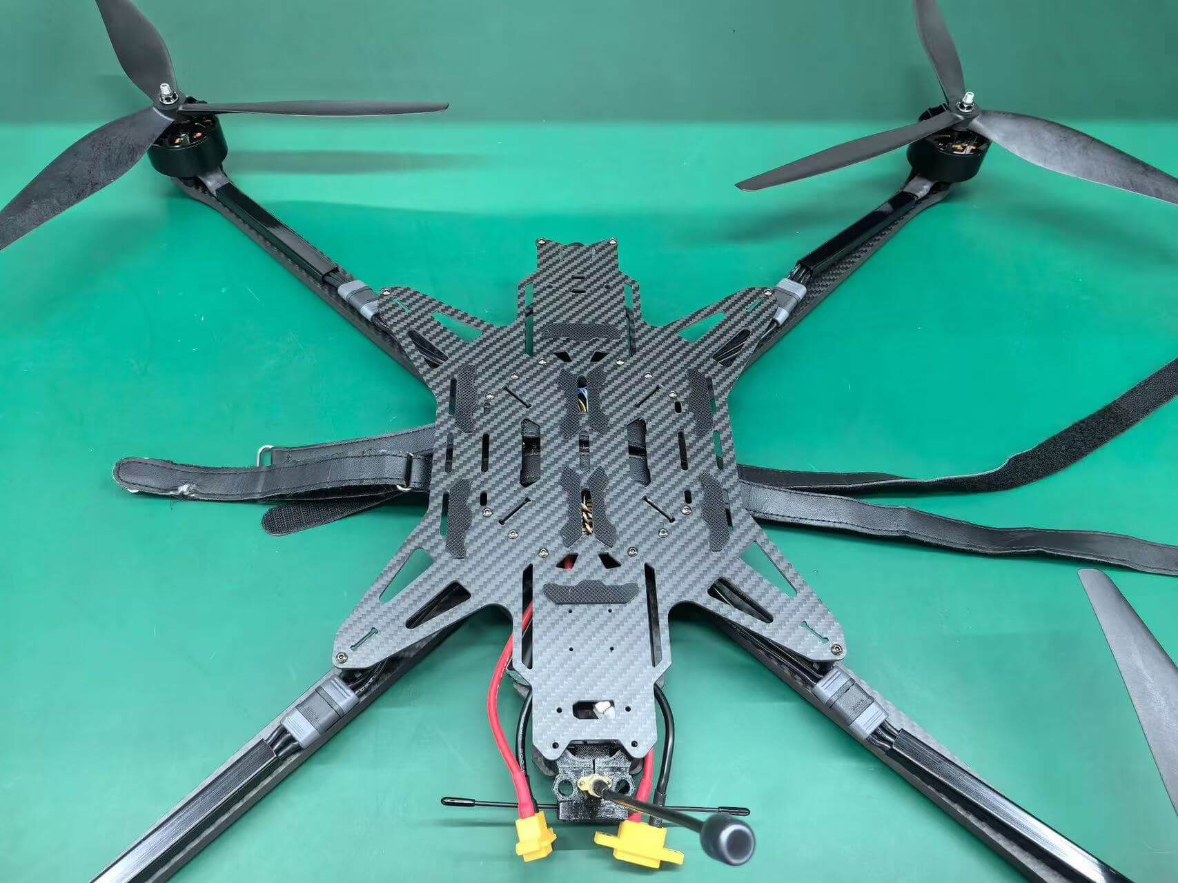18-Inch FPV Drone — 8-20KG Payload, 10KM Range, 5.8G 3W VTX | FUNYAT