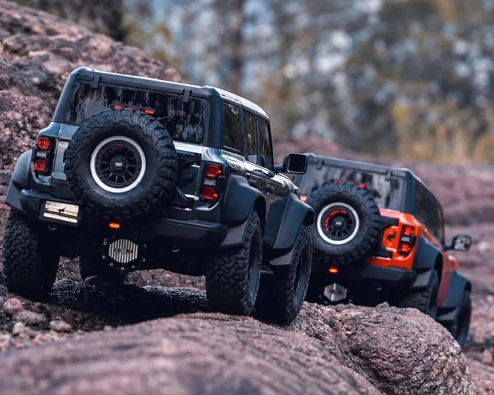 TRACTION HOBBY KM Ford Bronco Raptor 1/8 RTR RC Crawler – Brushless 4WD & Remote Diff Locks - RC Rock Crawler | FUNYAT