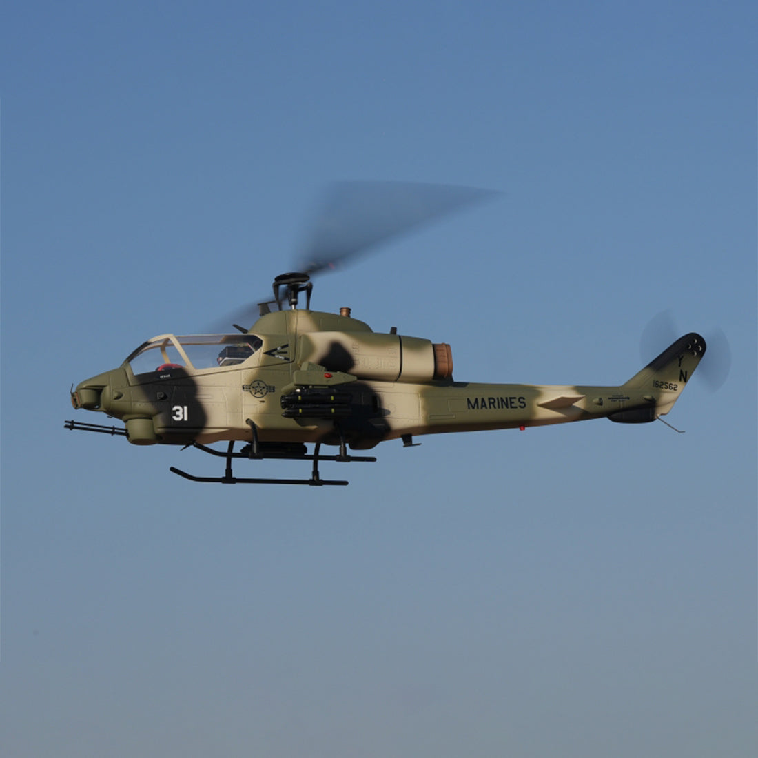 Front right angle view of ROBAN AH-1 Cobra 470 RC helicopter