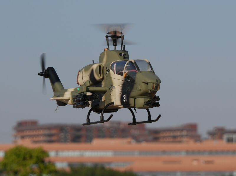 Missile detail view of ROBAN AH-1 Cobra 470 RC helicopter