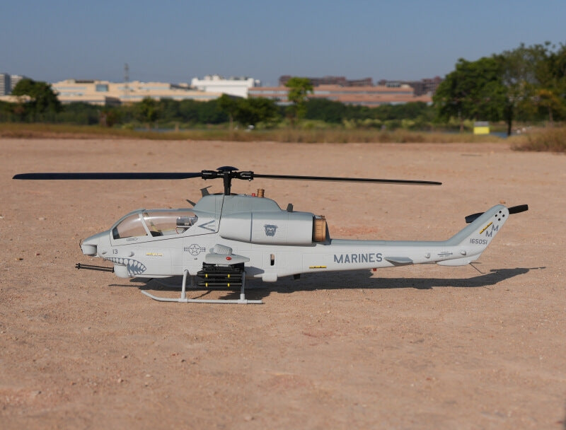 Scale body finish of ROBAN AH-1 Cobra 470 military helicopter